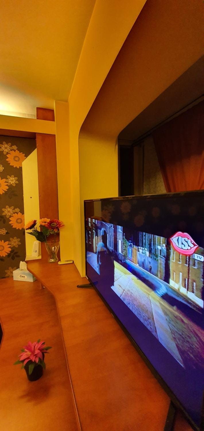 Communal lounge/ TV room, TV and multimedia