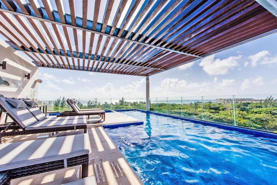 Swimming pool, Swimming pool