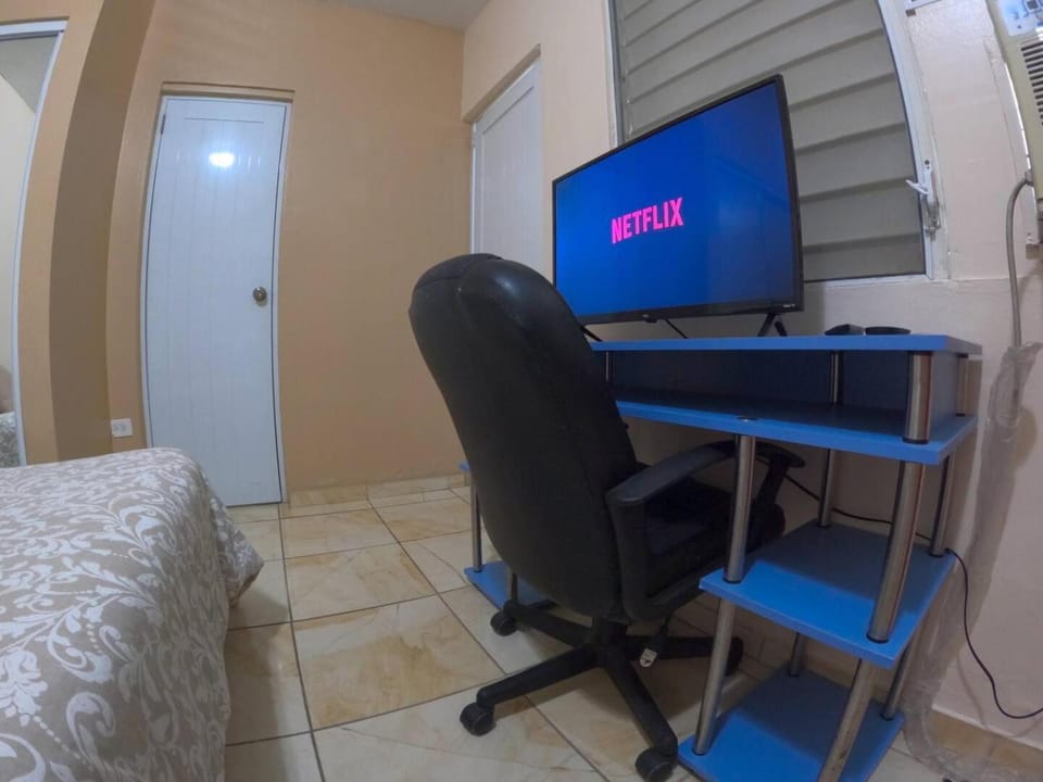 WiFI, Workspace , Perfect Location & Parking Apartment in Ponce