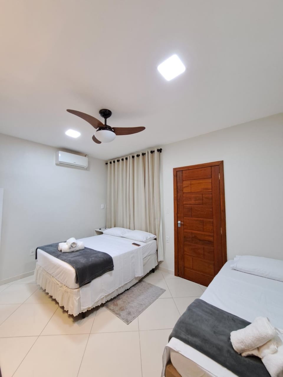 Bed, Bedroom, air conditioner