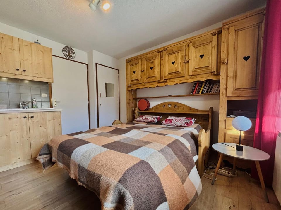 Studio cosy centre village, animaux acceptés, parking privé - FR-1-624-121 Apartment in Samoëns