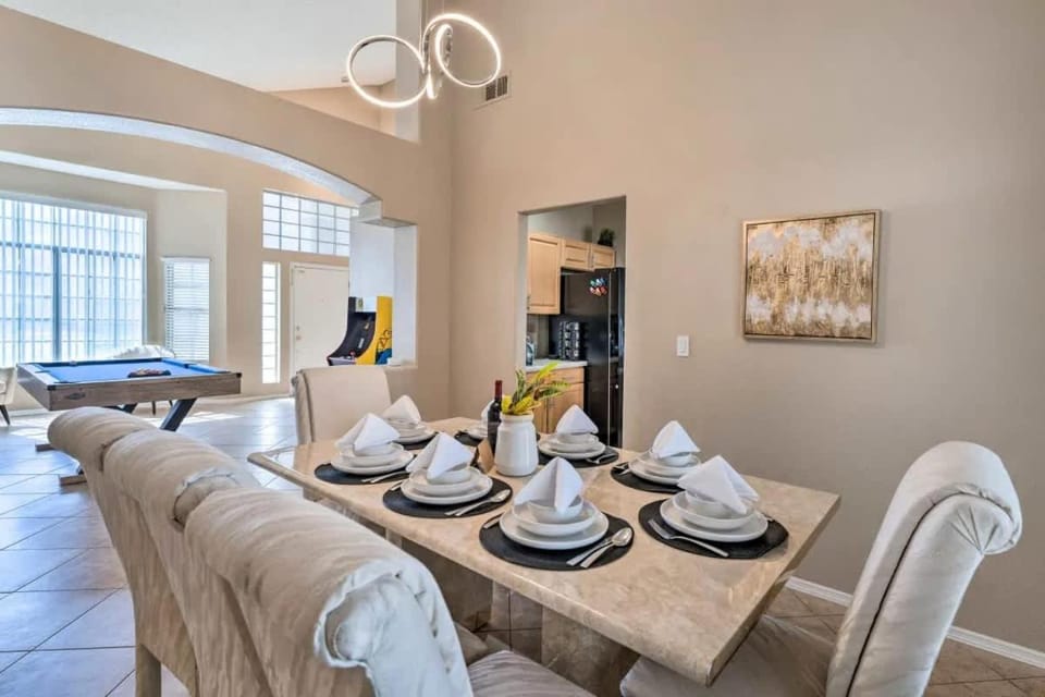 Family Fun House with Hot Tub, Grill and Games House in North Las Vegas