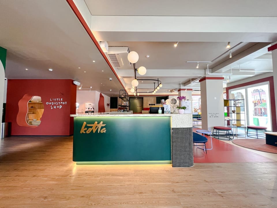 Lobby or reception, Lobby or reception