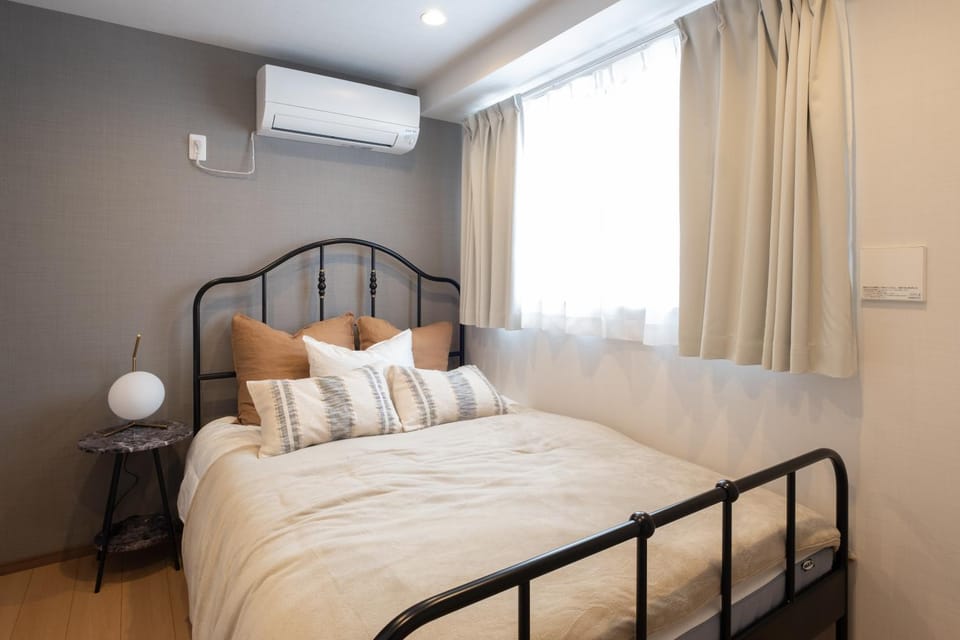 Bed, Bedroom, air conditioner