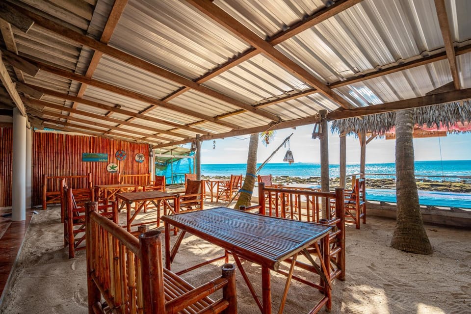 Natural landscape, Balcony/Terrace, Dining area, Sea view
