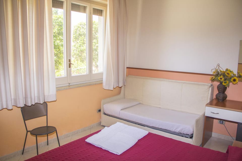 Bedroom, Garden view