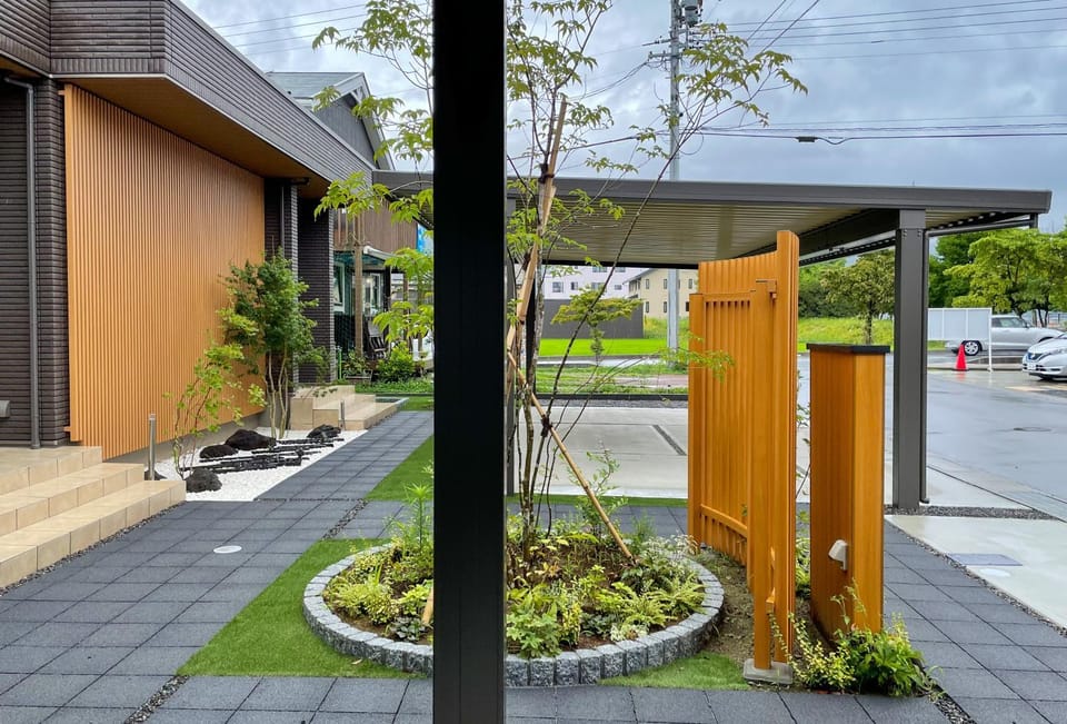Property building, Day, Garden view, Parking