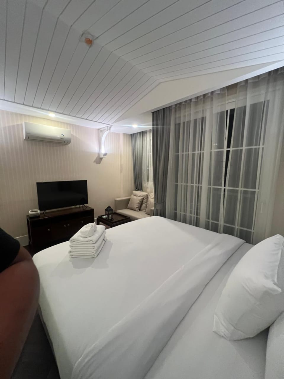 Bed, Photo of the whole room