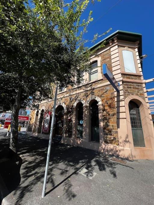Studio410 /247 gouger st Ex hotel Rm at City Apartment in Adelaide