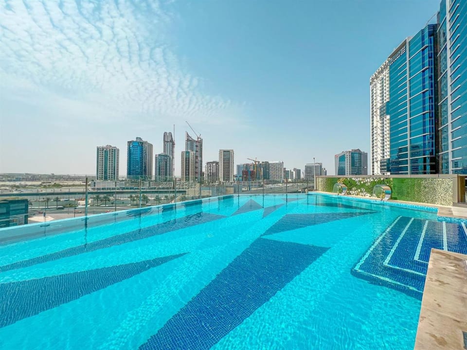 Trophy - Downtown Scape Views Suite Apartment in Dubai