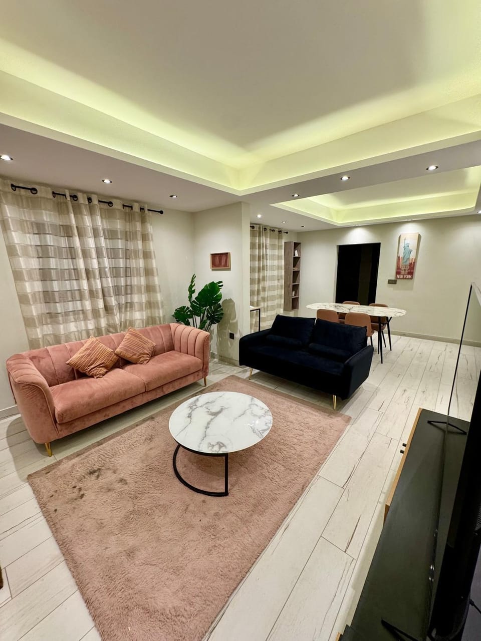 Communal lounge/ TV room