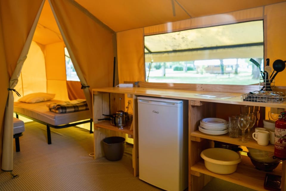 Kitchen or kitchenette, kitchen