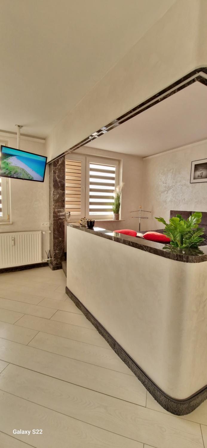 Chill Toronto Apartment in Poland