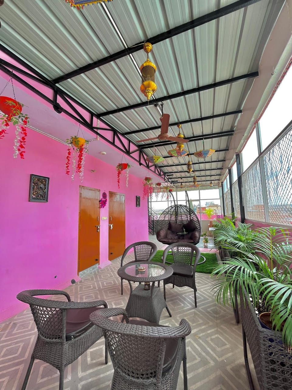 Restaurant/places to eat, Day, Banquet/Function facilities, Seating area