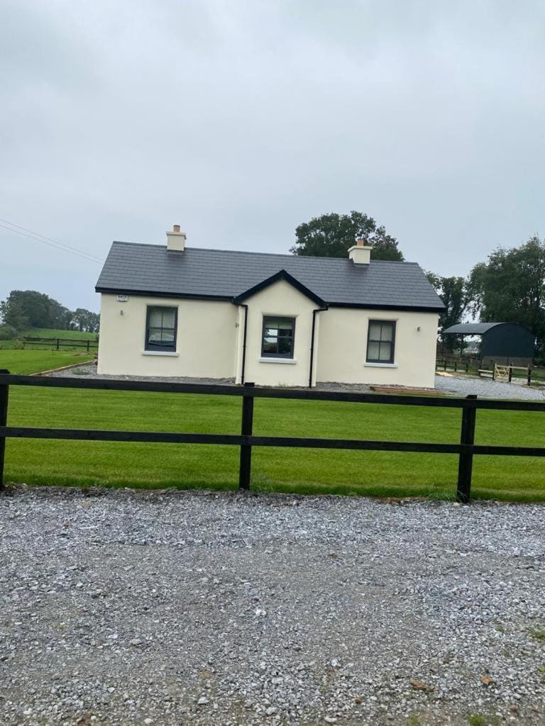 Cosy Cottage & Lake views House in County Clare