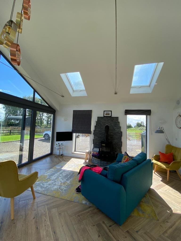 Cosy Cottage & Lake views House in County Clare