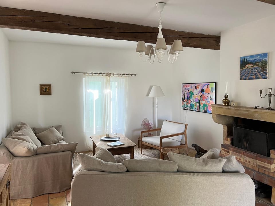 Charming village house in Goult House in Goult