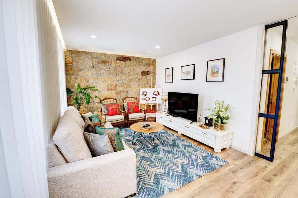 Communal lounge/ TV room, TV and multimedia, Living room, Seating area, Evening entertainment
