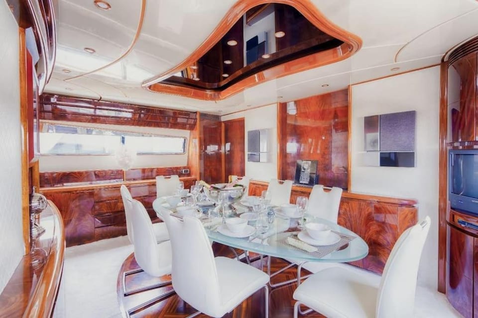 Seating area, Dining area, air conditioner