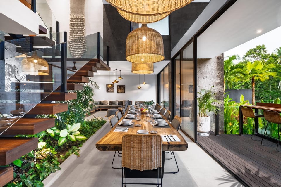 Restaurant/places to eat, Seating area, Dining area, Garden view