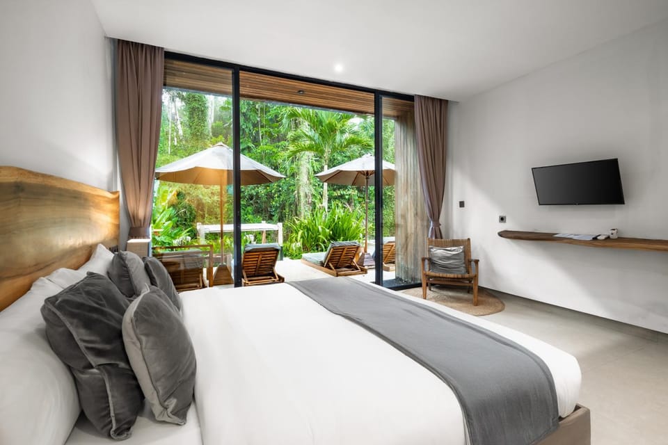 Bed, TV and multimedia, Balcony/Terrace, Bedroom
