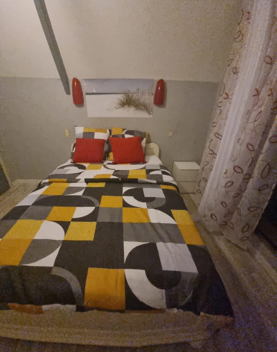 Belle chambre avec balcon Vacation rental in Hauts-de-France