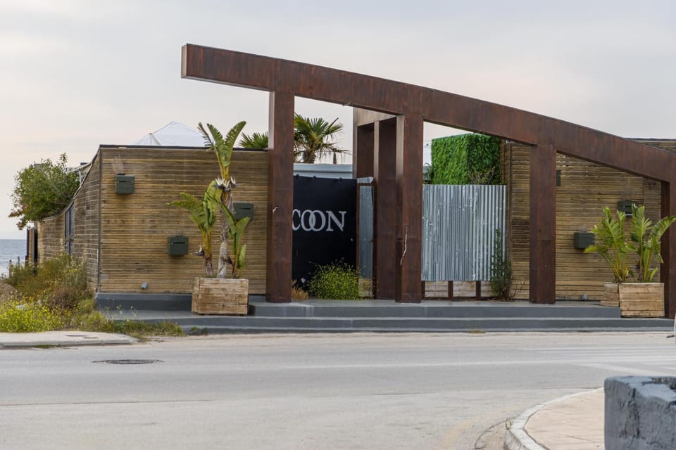 Restaurant/places to eat, Beach