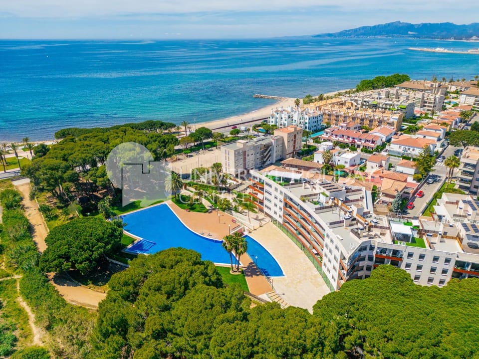 Property building, Bird's eye view, Swimming pool