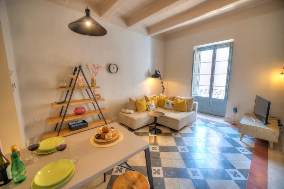 Charming & traditional flat in city center ESCH1-2 Apartment in Valletta