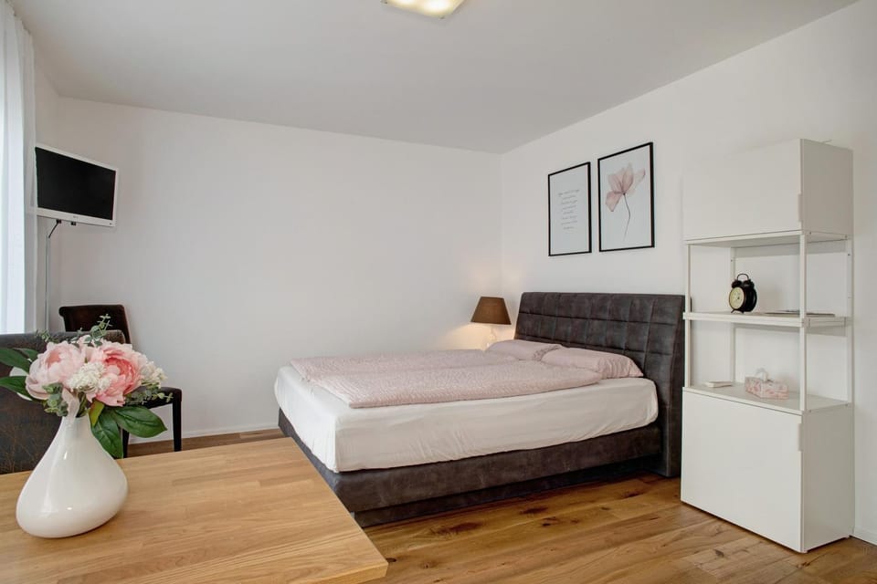 Living room, Bedroom