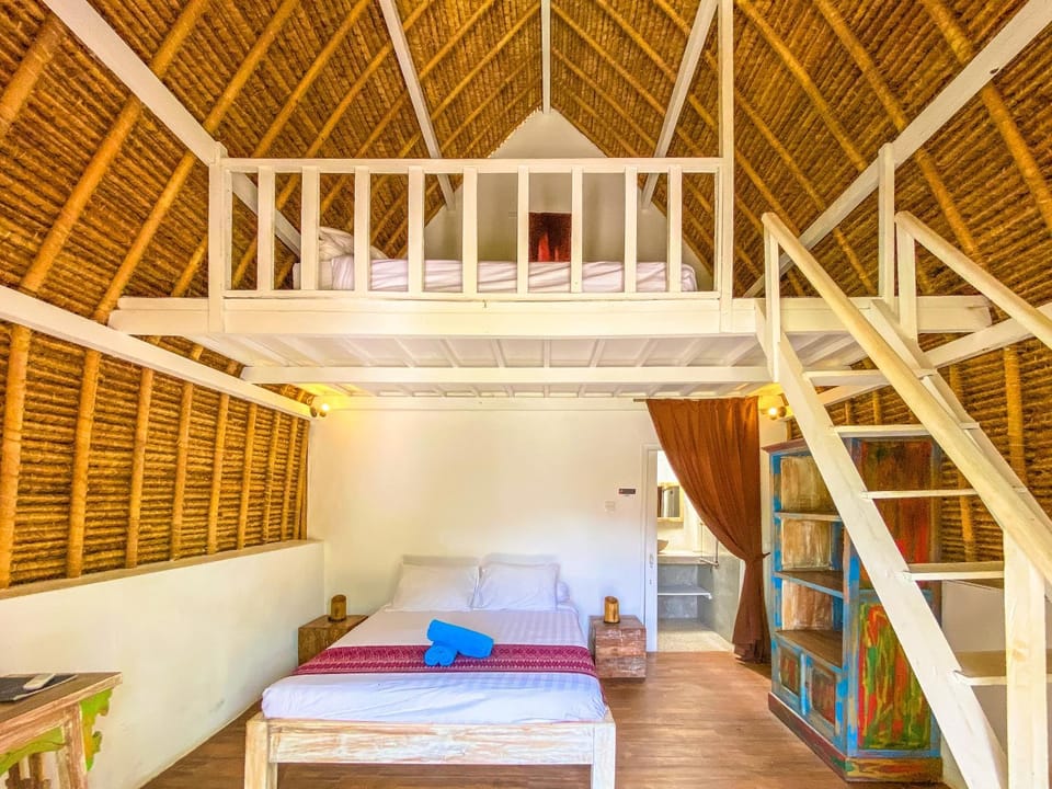 Photo of the whole room, bunk bed