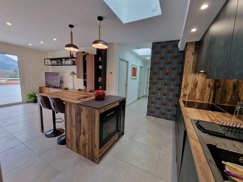 Appartement neuf, avec vue montagnes. Apartment in Provence-Alpes-Côte d'Azur