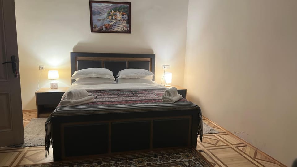 Amrots Deghceni - Boutique Castle Stay Bed and Breakfast in Armenia