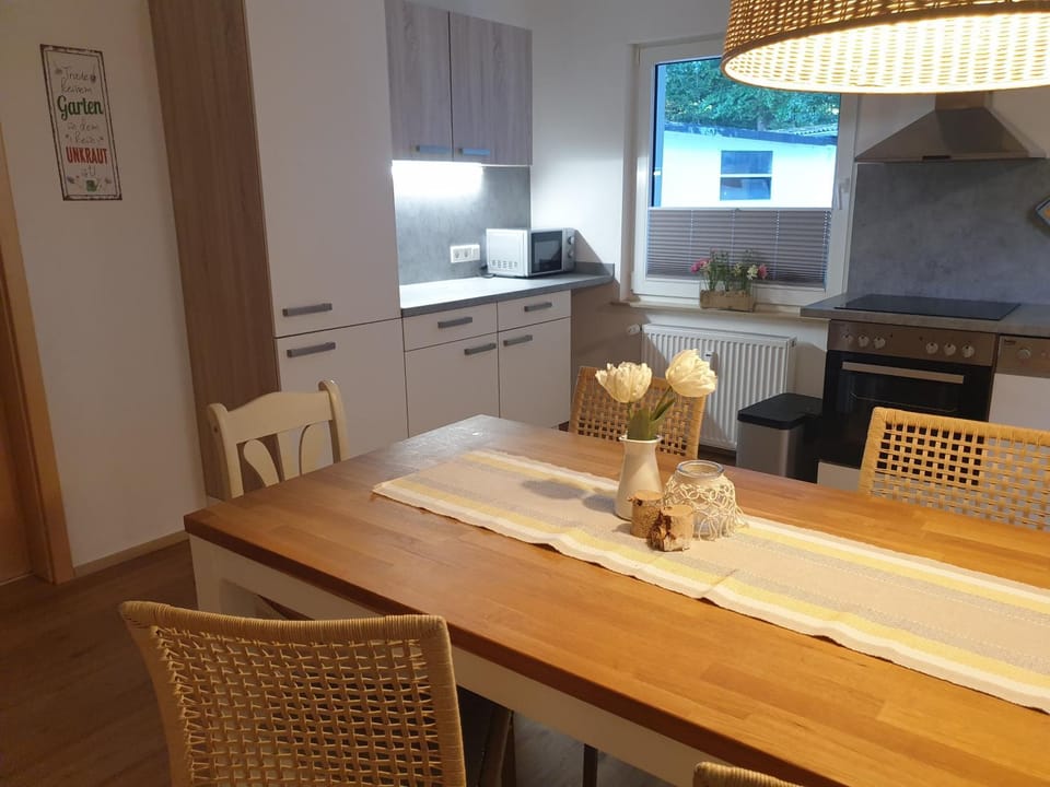 Kitchen or kitchenette, Dining area, Food, kitchen