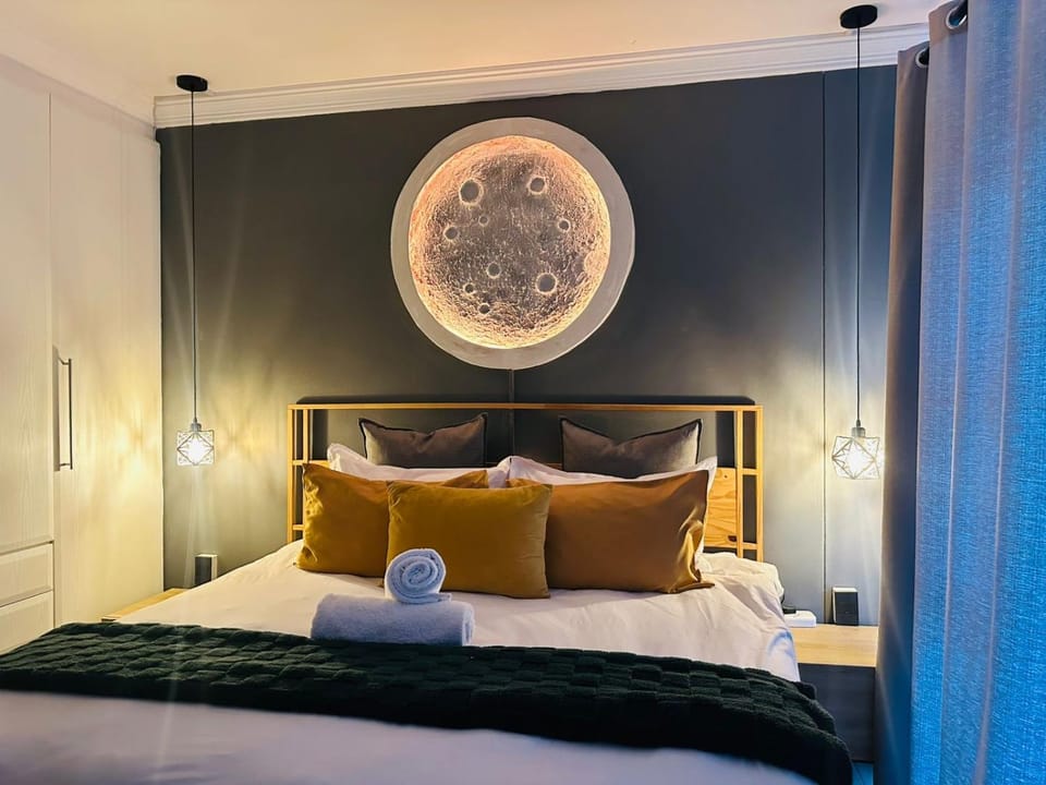 Exquisite Emerald Stay at Ridgeton Modern Two Bedroom Apartment in the Heart of Umhlanga Ridge Sleeps 6 Apartment in Umhlanga