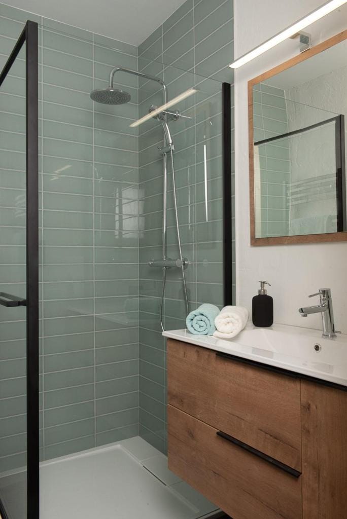 Shower, Bathroom