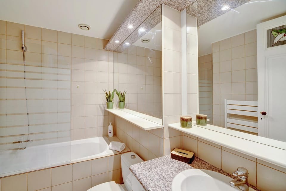 Bathroom, Bath