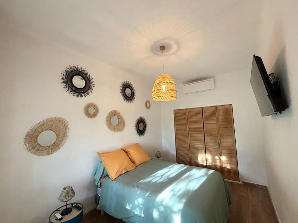Appartement eygalieres avec petite cour Apartment in Provence-Alpes-Côte d'Azur