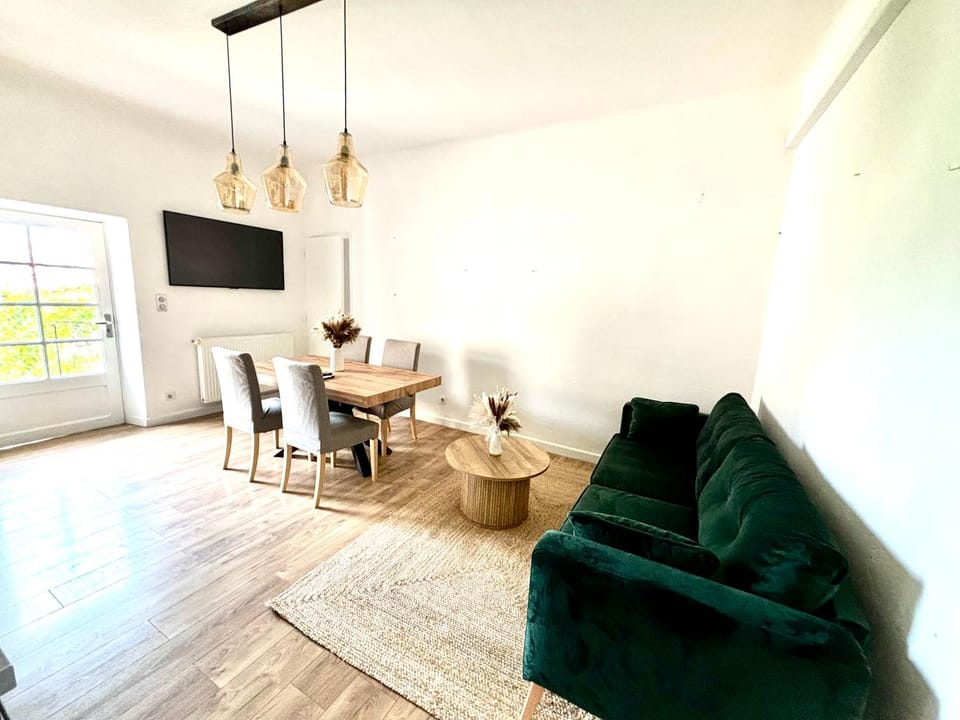 Appartement eygalieres avec petite cour Apartment in Provence-Alpes-Côte d'Azur