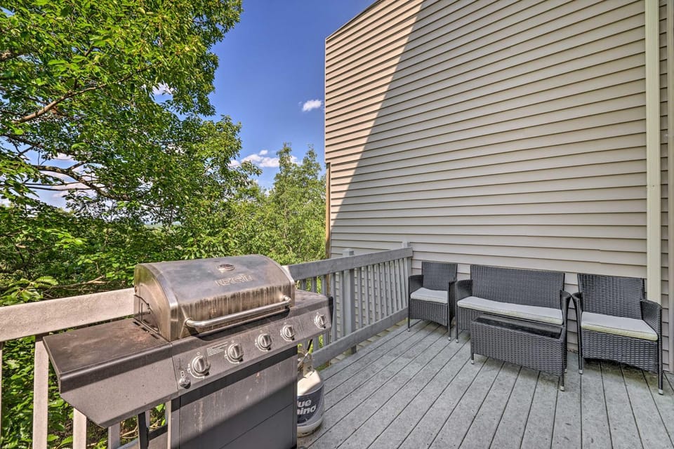 Tannersville Townhome, Near Camelback Mtn! House in Pocono Mountains