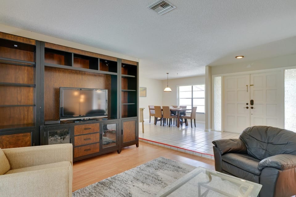 Fort Myers Home, Lanai & Private, Heated Pool House in Whiskey Creek