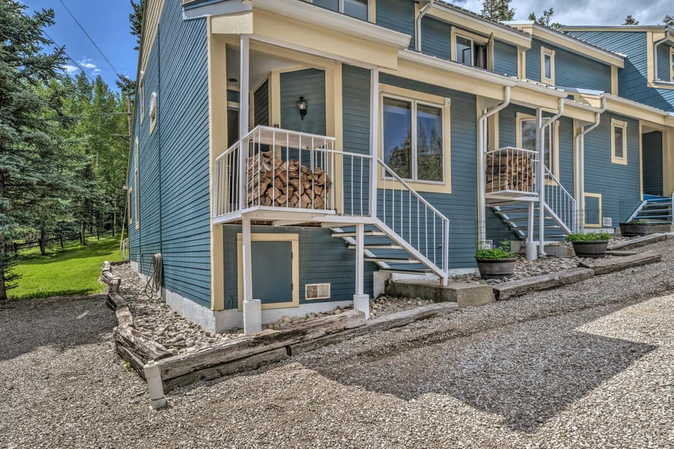 Cozy Cloudcroft Townhome ~ 1 Mi to Burro Ave! House in Cloudcroft