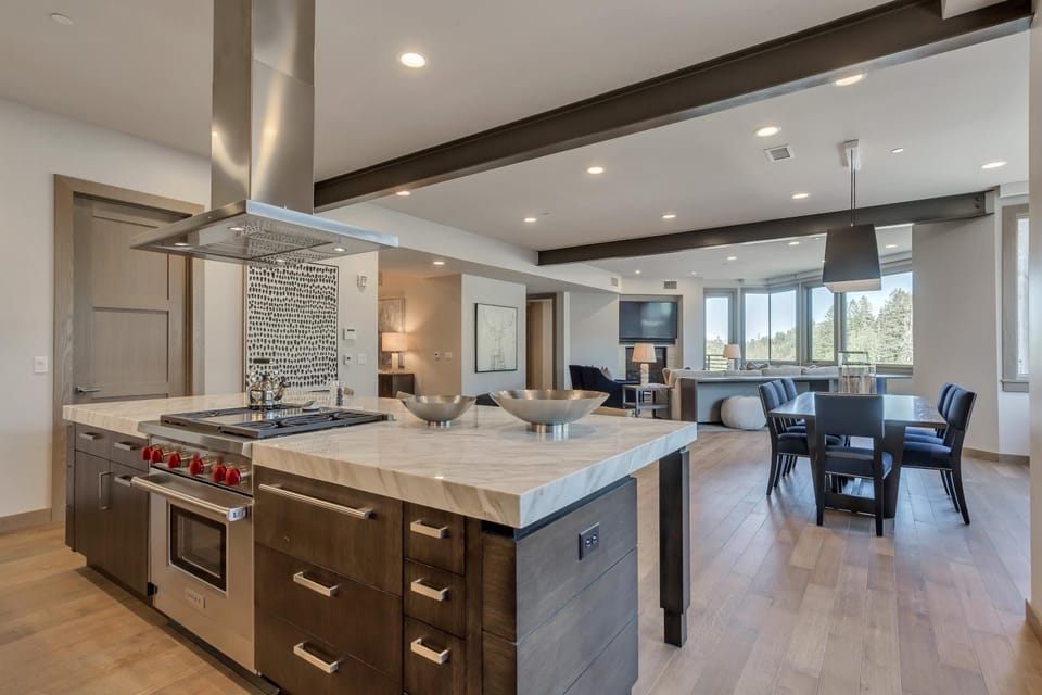 Premium Three Bedroom Apartment in Park City
