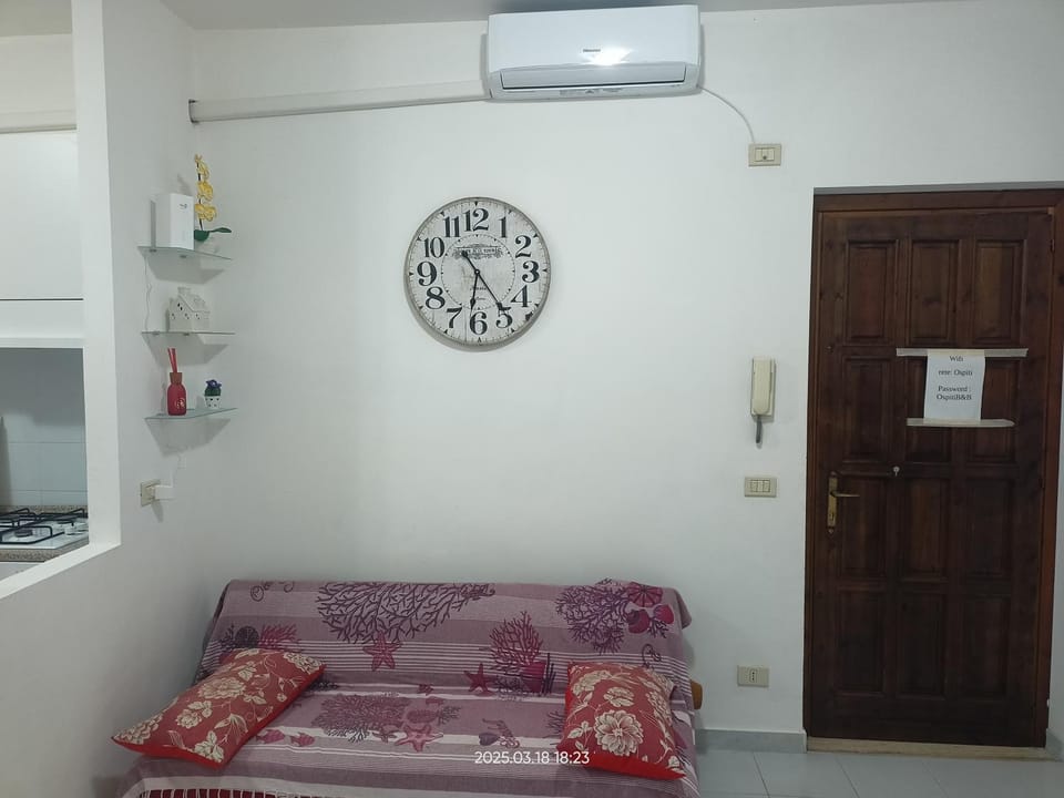 Living room, Seating area, internet, air conditioner
