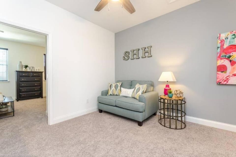 Lake View Retreat W Pool Near Disneyparks House in Four Corners
