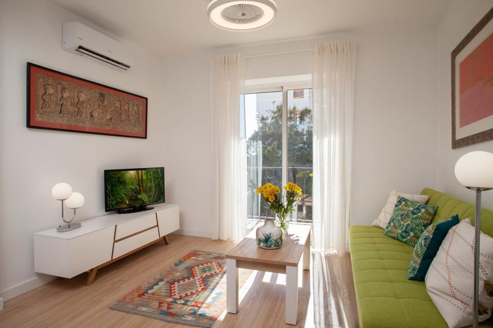 Lovely beachfront apartment in Calahonda Apartment in Sitio de Calahonda
