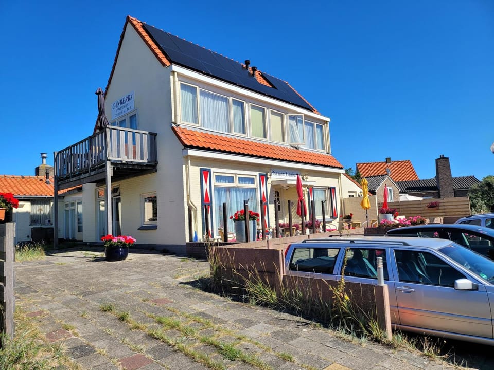 Property building, Day, Parking