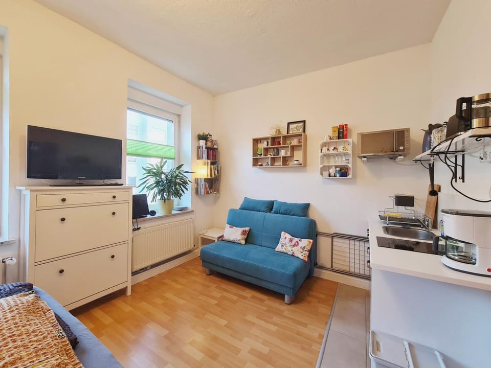 Kitchen or kitchenette, Living room, Bedroom