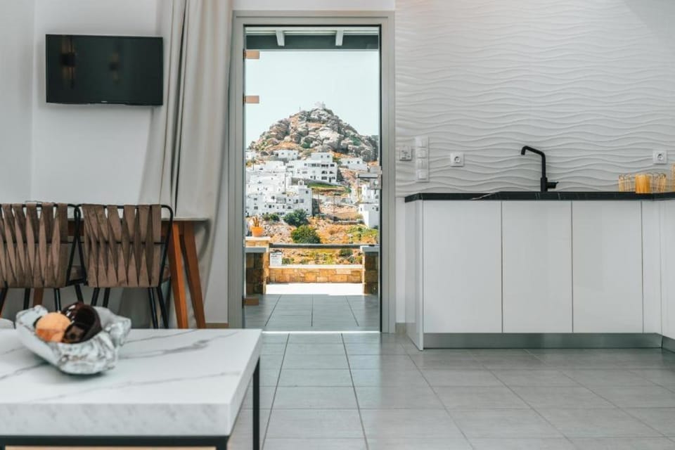 TV and multimedia, View (from property/room), Balcony/Terrace, Kitchen or kitchenette, Dining area