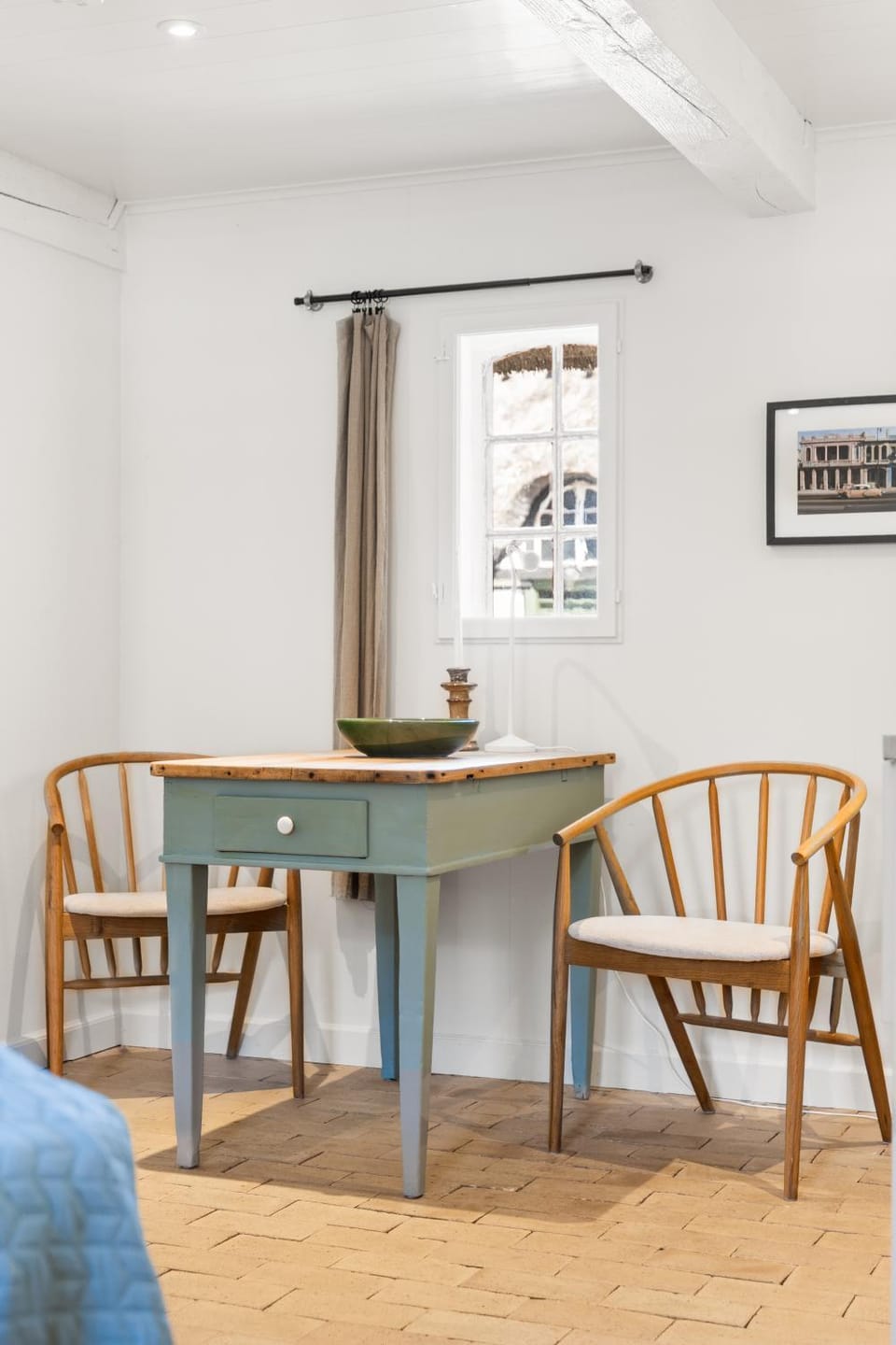 Seating area, Dining area